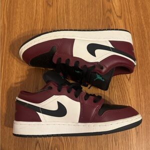Nike Youth Dunks Maroon and Black Sneakers